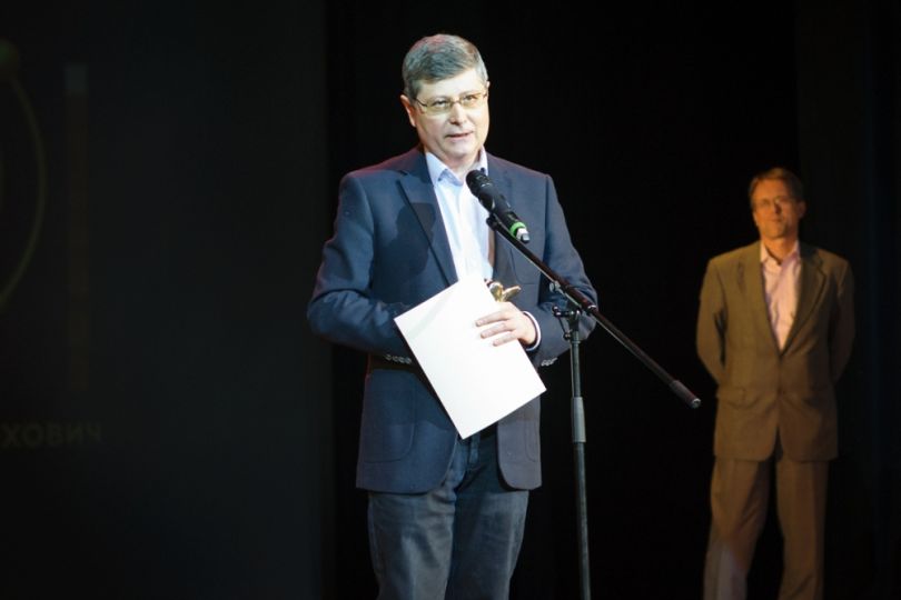 Олег Хлевнюк получил премию «Золотая Вышка»