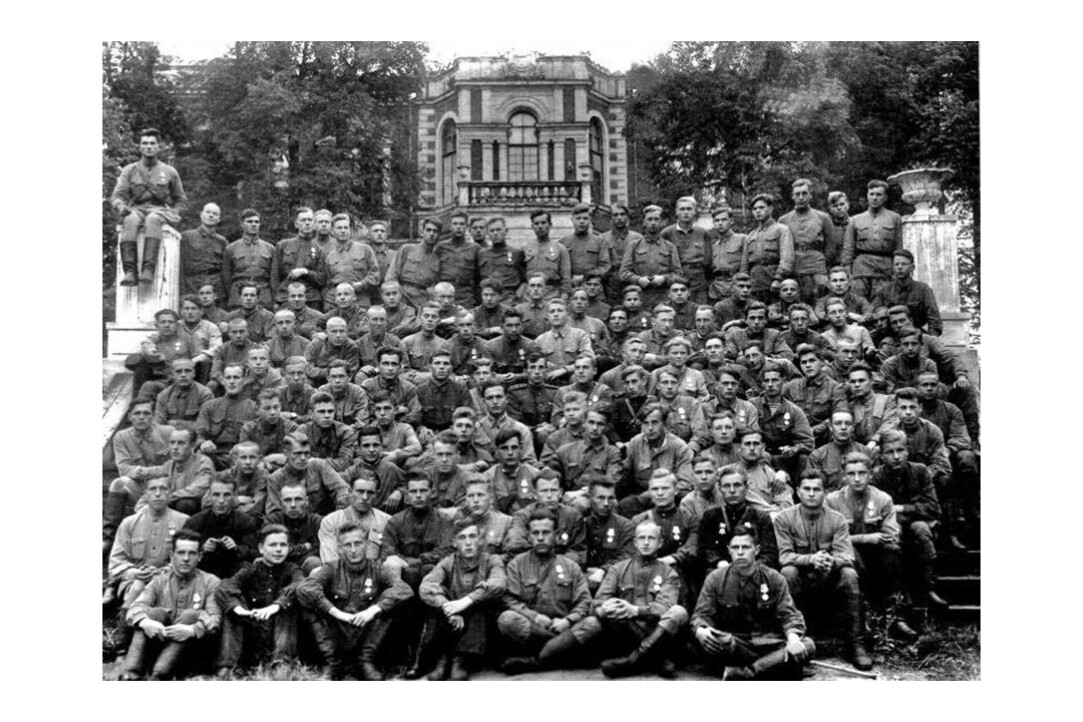 Коллективный снимок действующих бойцов-диверсантов 88-го истребительного батальона УНКВД города Москвы и Московской области